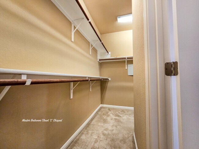 this closet ensures that you'll have plenty of room for all your clothing. - 301 Silver Trl