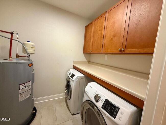 Building Photo - 732 Waterford Lake Dr