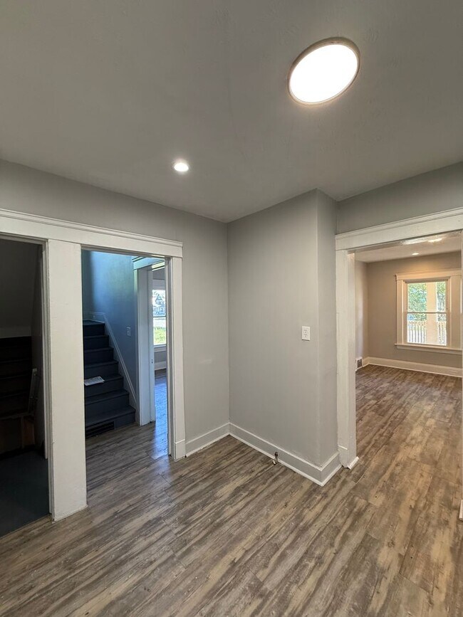 Building Photo - SECTION 8 & EDEN Accepted! - Fully Renovat...