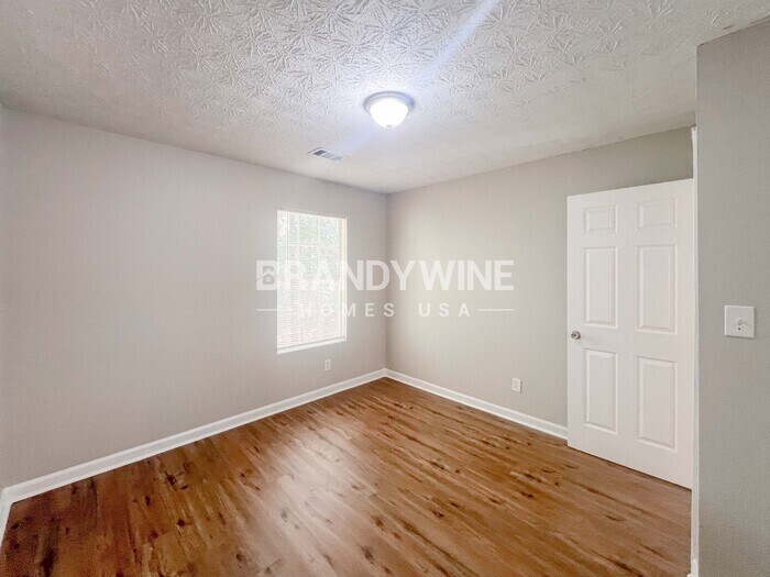 Building Photo - 627 Stonemill Manor