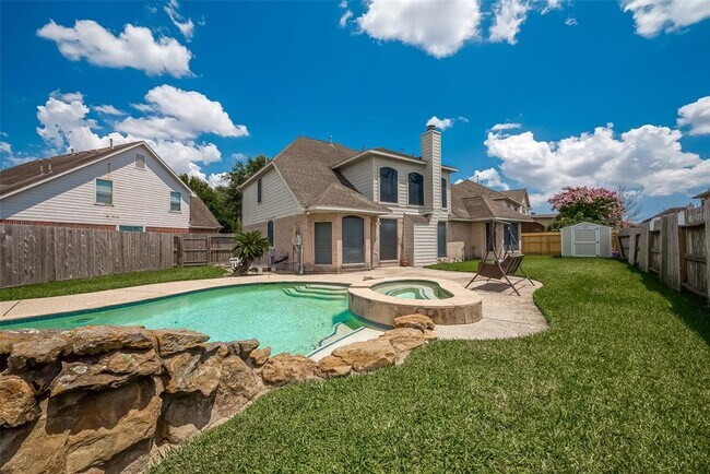 Building Photo - 6006 Lacey Oak Dr