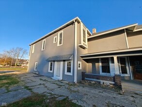 Building Photo - 392 W Broadway St