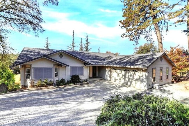 Primary Photo - Golf Course 3/2 home in Lake Wildwood, Pen...