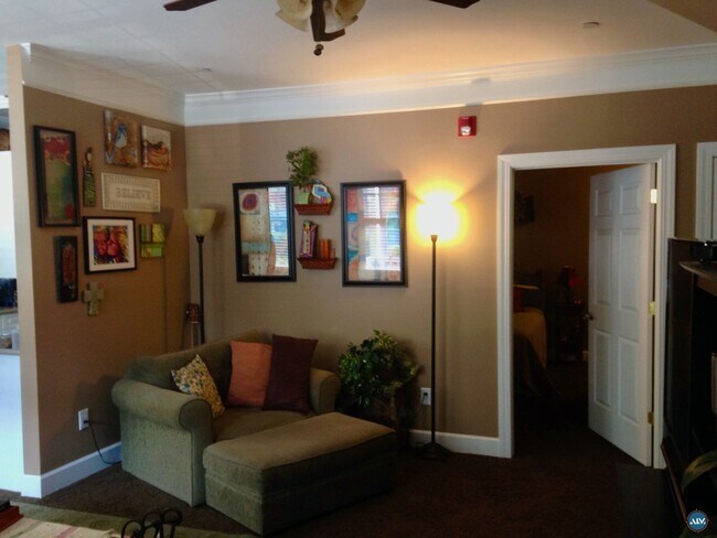Building Photo - First Floor 2BR 2BA North End Summerfield $2,200  - Available June 18