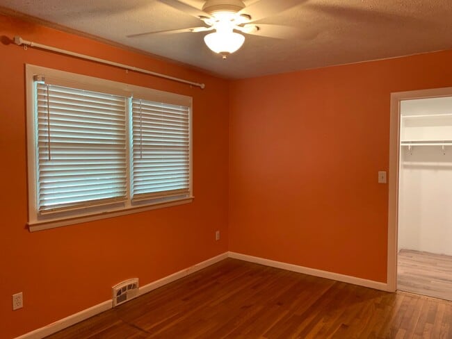 Building Photo - 3 Bed 1 Bath House Topsham