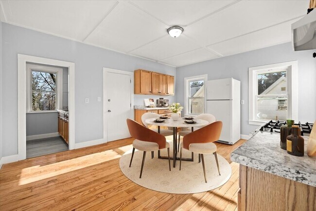 Building Photo - 58 Calmar St