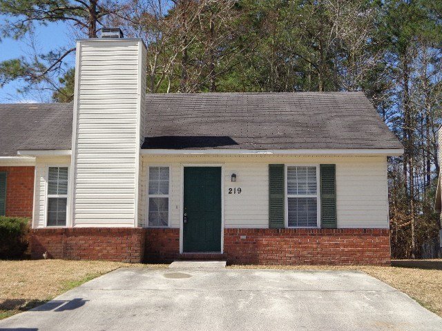 Primary Photo - "Charming 2-Bed, 2-Bath Gem with Cozy Comf...