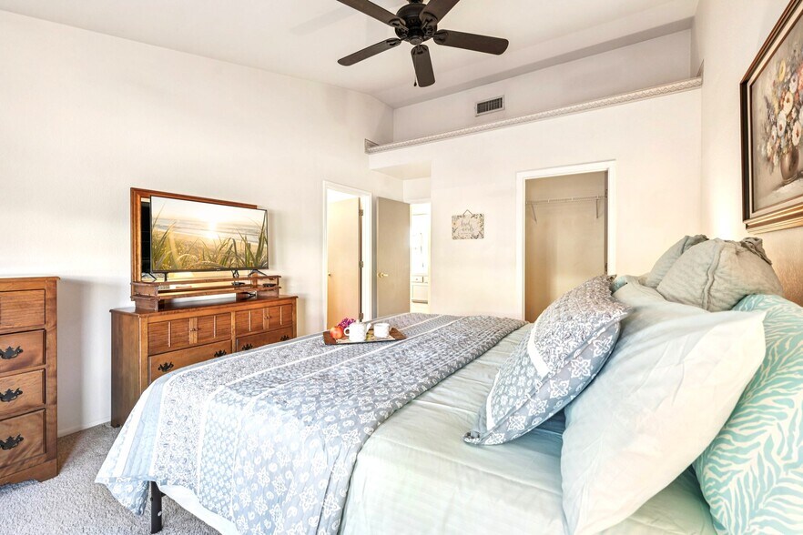 Building Photo - 3013 Sungold Dr