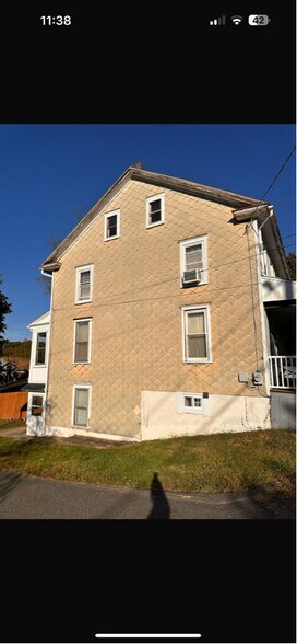 Building Photo - 1701 Mohawk St