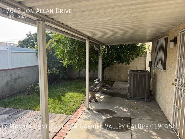 Building Photo - 7042 Jon Allan Dr