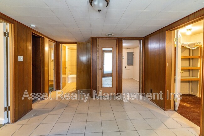 Building Photo - 102 Wainwright Rd