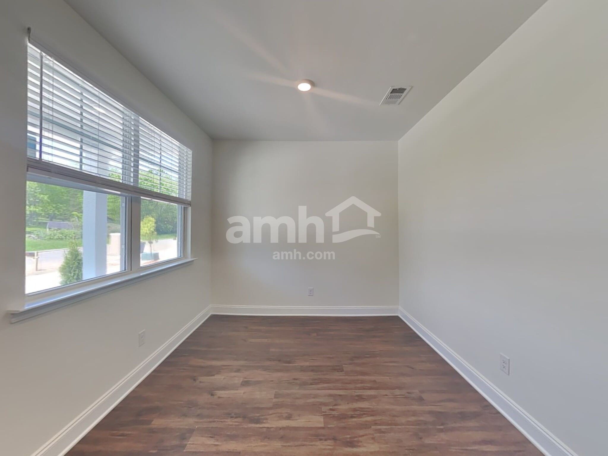 Building Photo - 902 Ronnie Rd