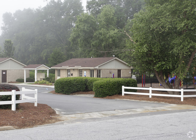 Building Photo - Colony Square Apartments