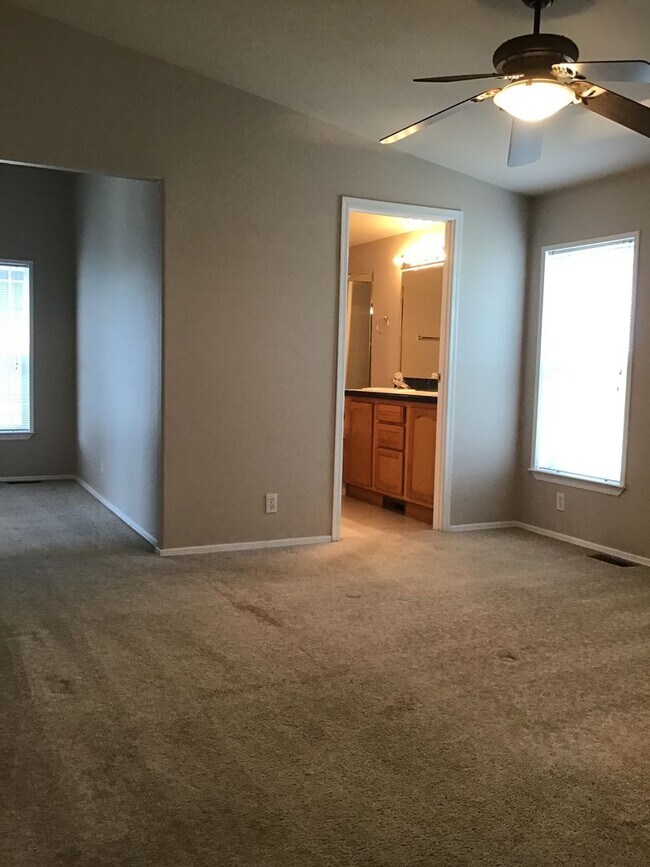 Building Photo - Available for Immediate Move-In!  3 Bed/2 Bath in Yelm!