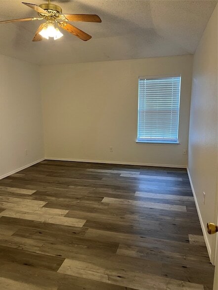Building Photo - 1706 Oxford Dr