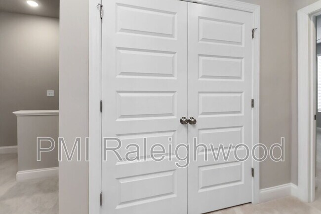 Building Photo - 1245 S Blount St