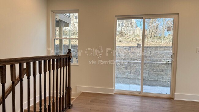 Building Photo - 240 Mcgregor Ave