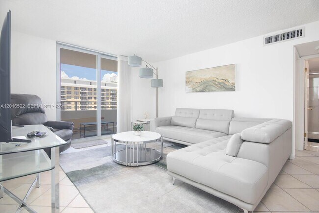 Building Photo - 5555 Collins Ave