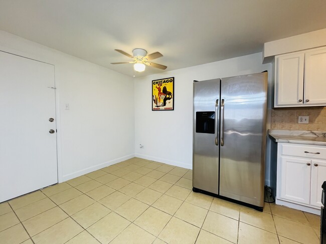 Building Photo - 8806 Briar Ct