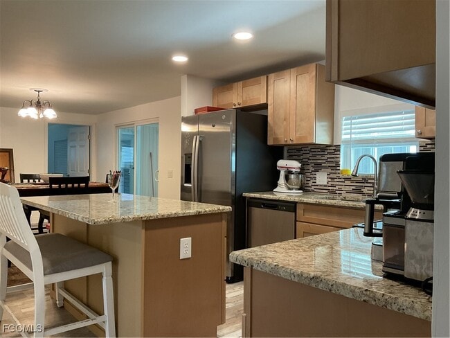 Building Photo - 245 Shrub Ln N