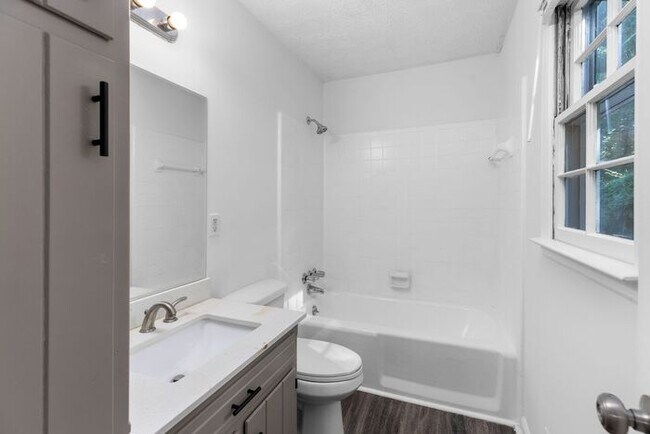 Building Photo - 1285 Coronada Dr