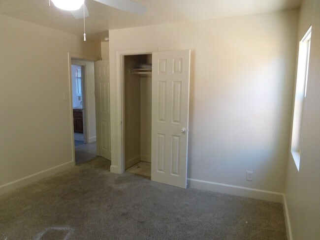 Building Photo - UNR friendly 3 Bedroom , 1 Bath close to campus