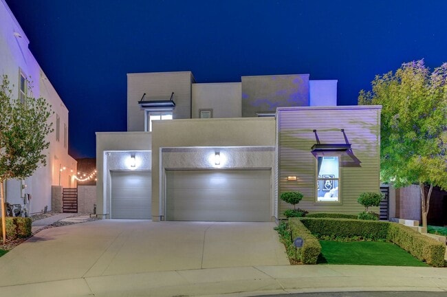 Building Photo - Distinctive Fully Furnished Estate in The Canyons!