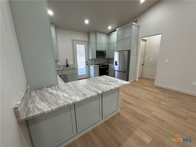 Building Photo - 318 Warehouse Rd