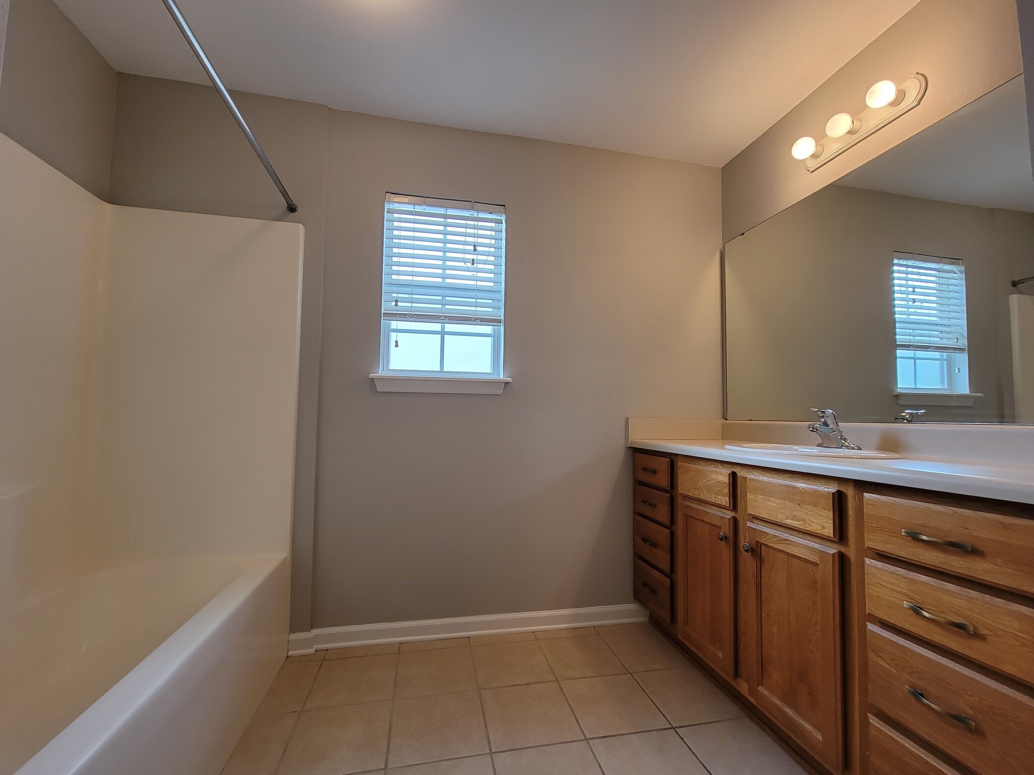 Building Photo - 4434 Gearhart Rd