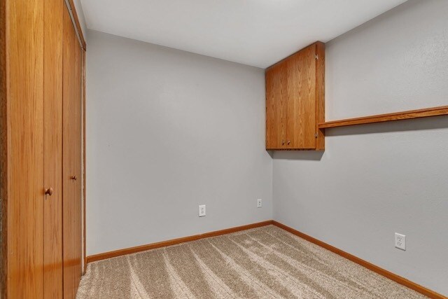 Building Photo - 9641 Meadow Ln