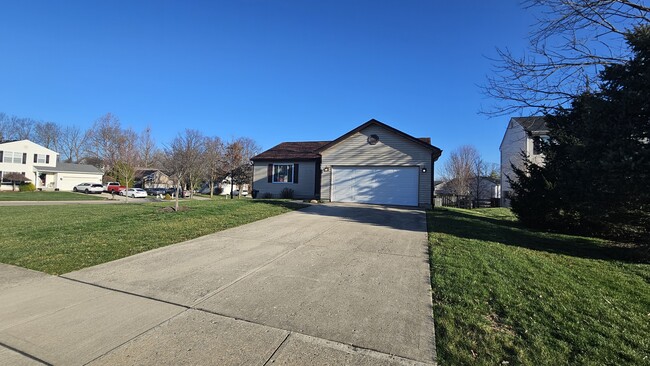 Building Photo - 560 Little Creek Dr