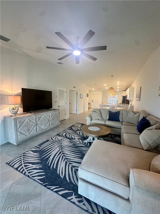 Building Photo - 15265 Grn Acrs Ave