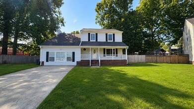 Building Photo - Spacious 4-Bedroom Cul-de-Sac Home with Fenced Yard!