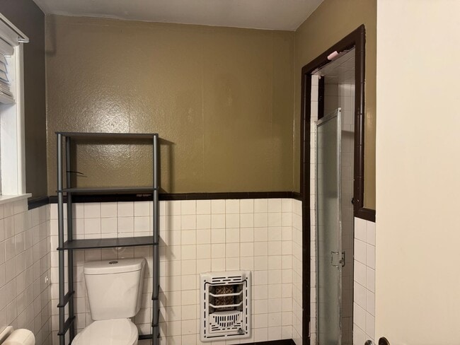 Building Photo - 3/2 Fenced Yard Covered Parking