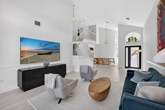 Building Photo - 2114 Chagall Cir