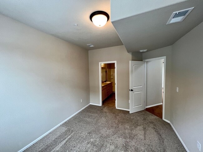 Building Photo - 5551 W 29th St