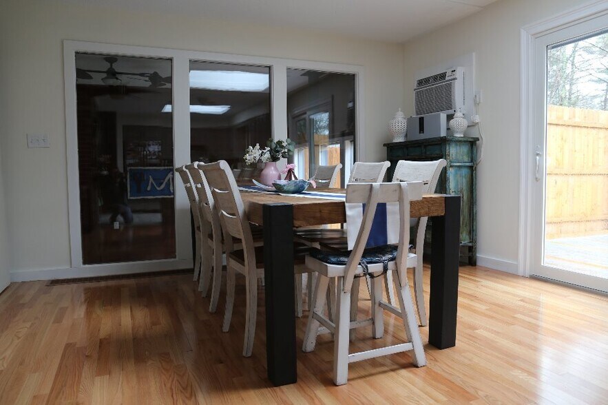 Dining - 131 Mill Ln