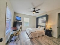 Building Photo - 1402 Harlandale Ave