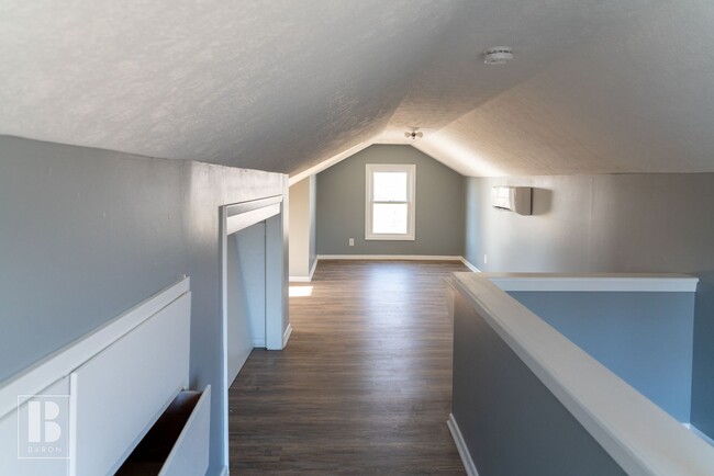 Building Photo - Newly Remodeled 4 Bed 2 Bath Near Benson!