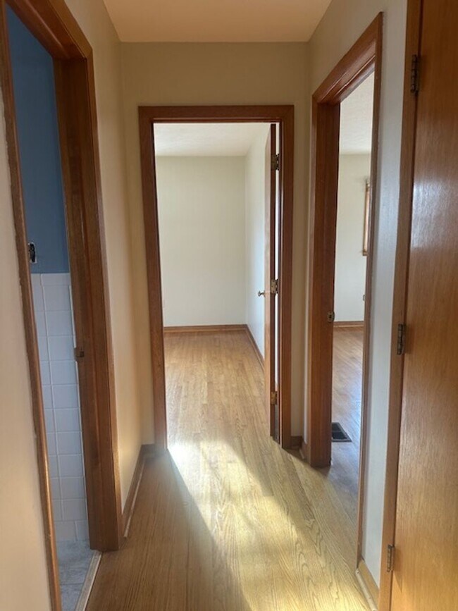 Building Photo - Andersonville 37705 - 4 bedroom, 2 bath home - Contact Kenna Stephens (865) 604-4635