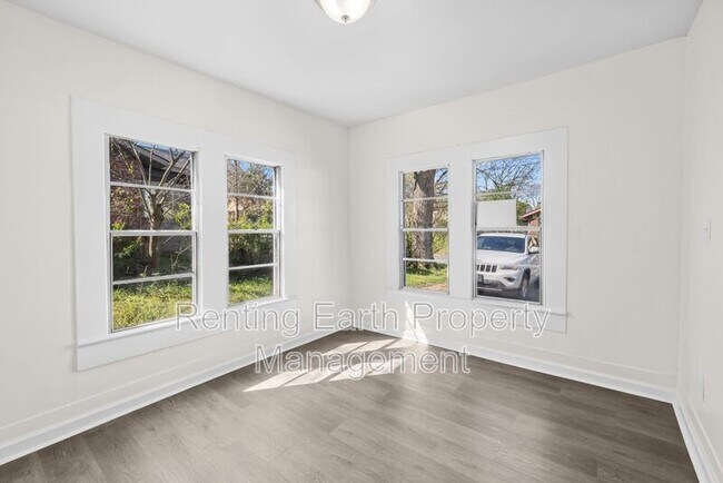 Building Photo - 1209 19th Pl SW