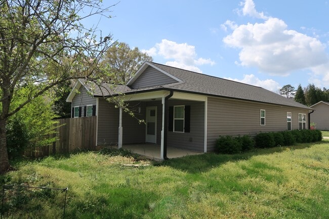 Building Photo - 210 Orch Pk Ln