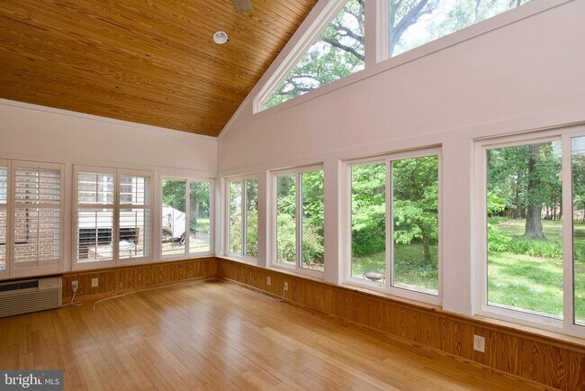 Building Photo - 6700 Livingston Rd