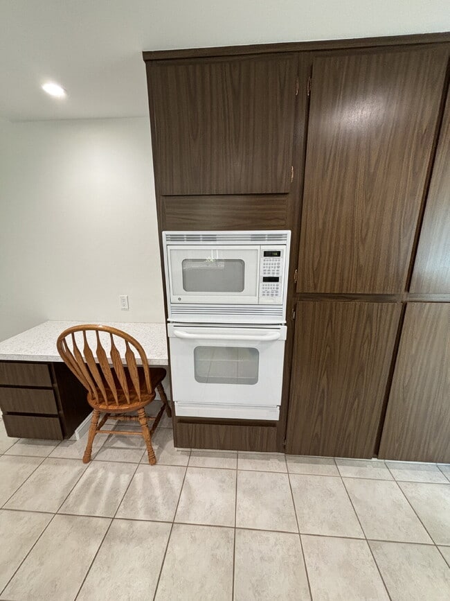 Building Photo - 475 Monti Cir