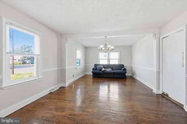 Building Photo - 3 Curtis Ave