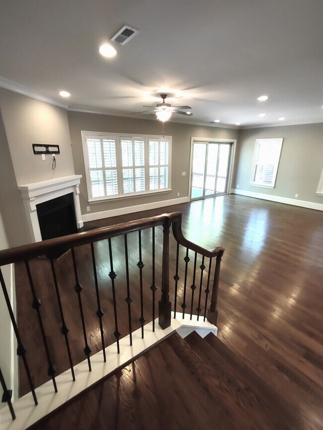 Building Photo - Luxury Townhome Available in Fairway Row C...