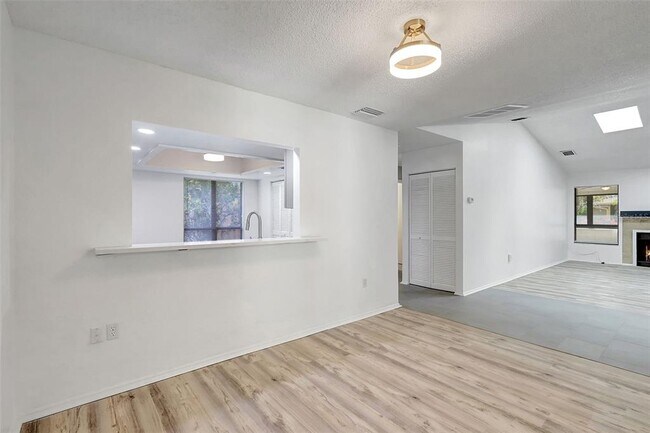 Building Photo - 107 Parkside Colony Dr