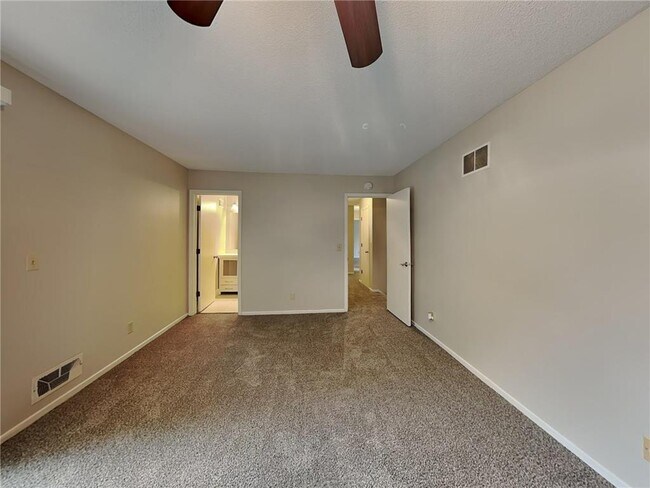 Building Photo - 8525 Ivywood Ave S