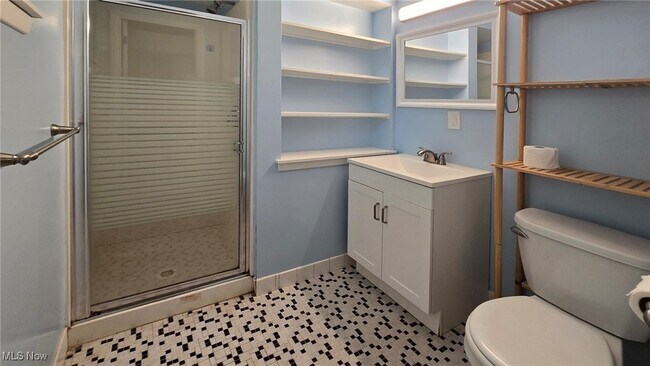 Building Photo - 6862 Westview Dr