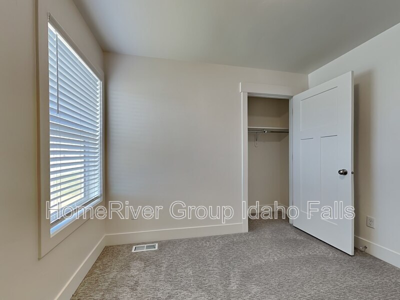 Building Photo - 7224 Hamden Ave
